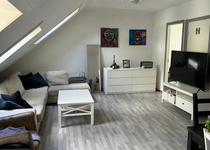 Spacious And Central Apartment I 250M From Bryggen