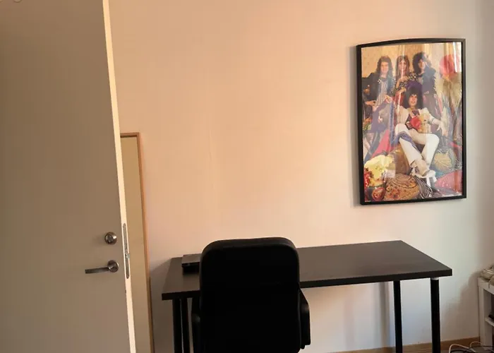 Spacious And Central Apartment I 250M From Bryggen